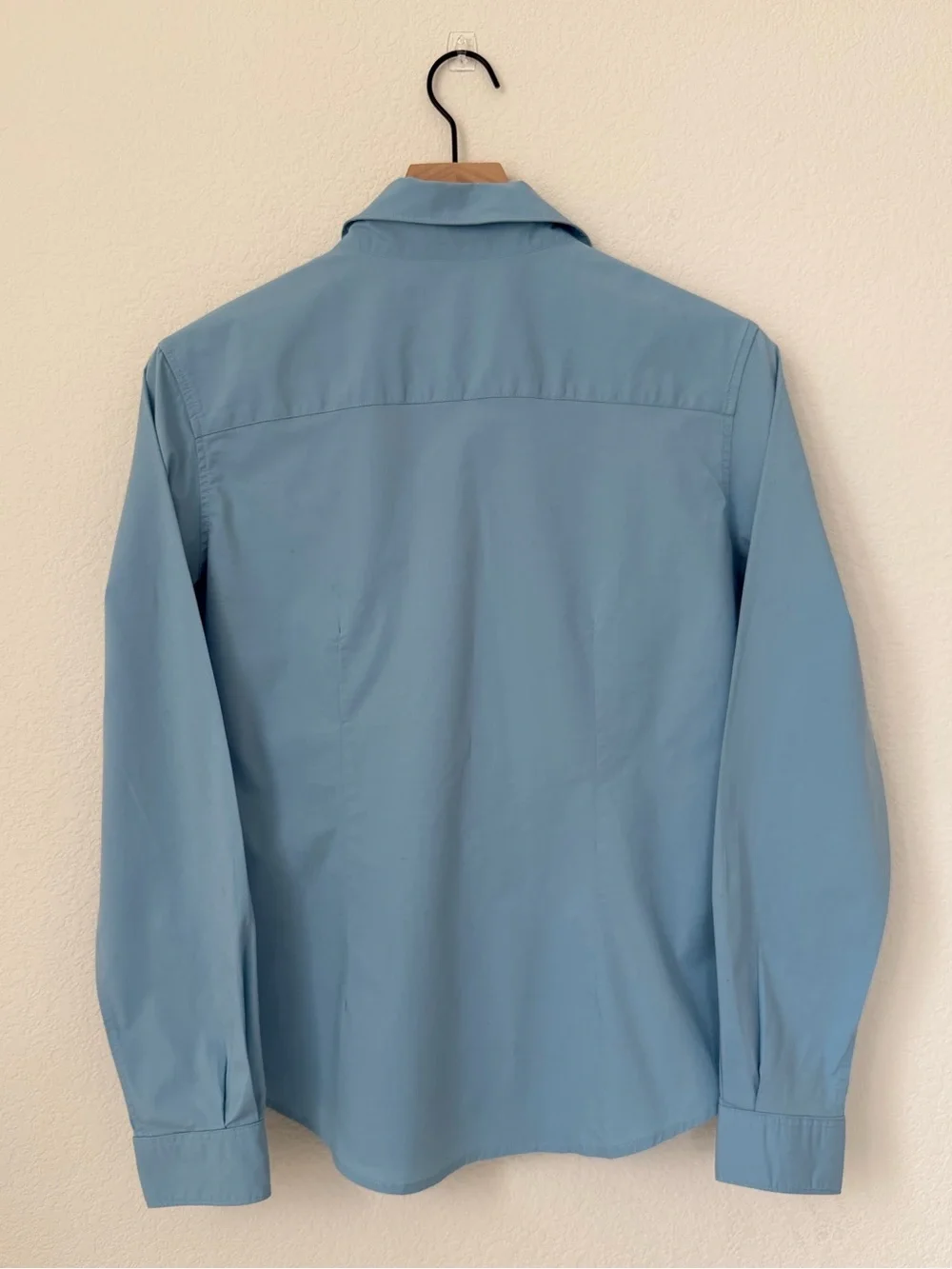 Burberry Light Blue Women's Dress Shirt with Contrast Collar Trim Size Large - Picture 7 of 13